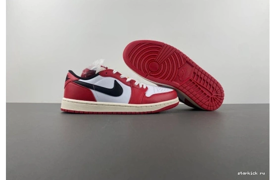 HQ6998-600 1 HQ6998-600 Low  Air OG “Chicago” Jordan  0302